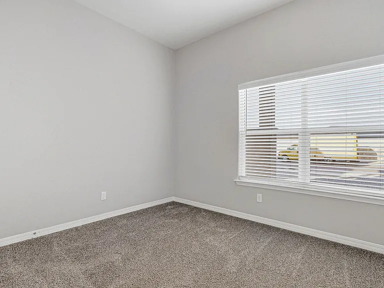 212 Lydia St — Photo 15