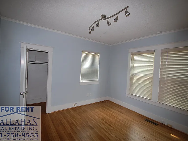 917 Skyline Dr — Photo 15