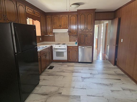 3rd image of 111 Crestview Ave