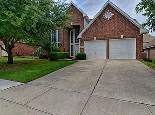 2840 Meade Dr, Grand Prairie, TX 75052