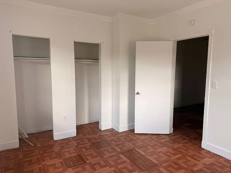 1043 NW 2nd St #8 — Photo 12