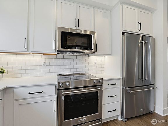 5th image of 1870 SE 12th Street #701