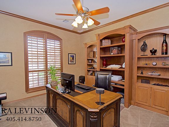 3rd image of 15241 Worthington Ln