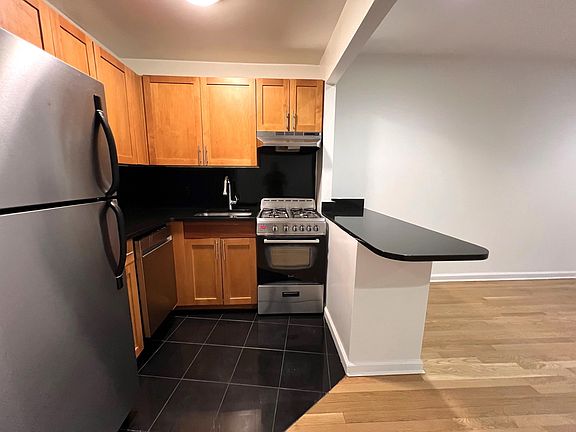 5th image of 7 W 87th St #1W