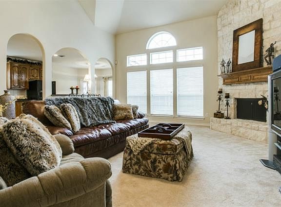 4th image of 2744 Eastland Dr