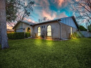 2321 Chinaberry Dr, Bedford, TX 76021