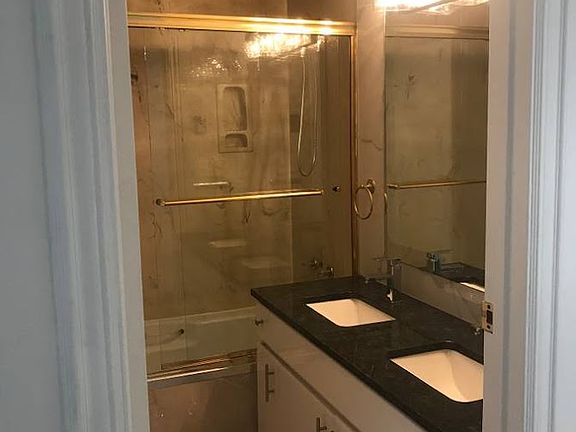 4th image of 870 W 19th Ave #22