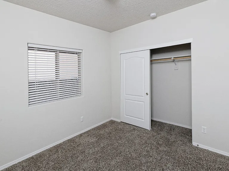 817 Palo Alto Dr NE — Photo 20
