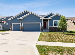 1406 S 7th St, Adel, IA 50003