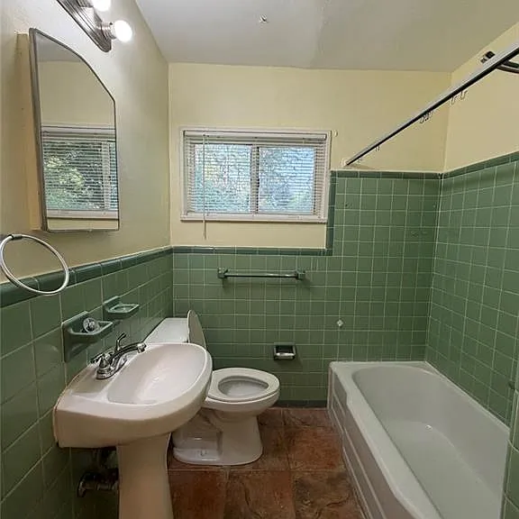 2720 Hollywood Dr — Photo 12