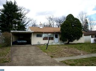 252 Dogwood Dr, Levittown, PA 19055