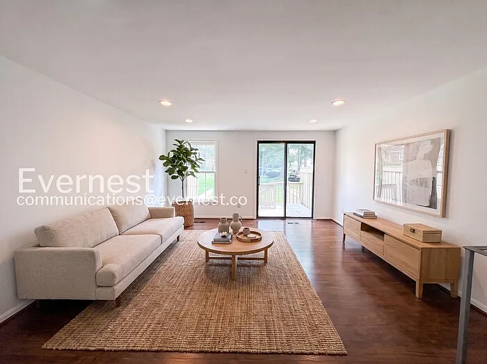 20564 Strath Haven Dr — Photo 2