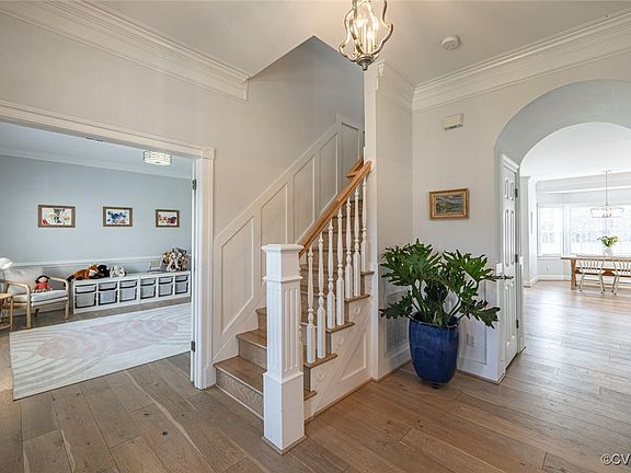 4th image of 3059 Saint Marys Way