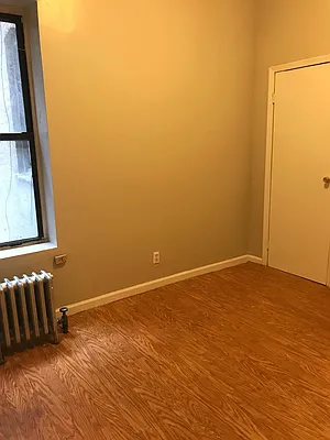 Rented by WIRE International Realty | media 10