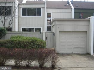 1662 Waters Edge Ln, Reston, VA 20190