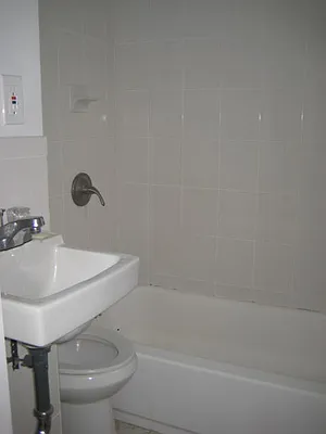 Rented by MCR Realty | media 19