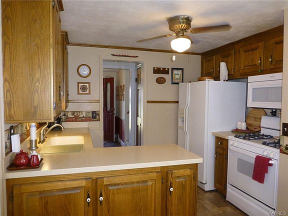 4th image of 228 Reist St