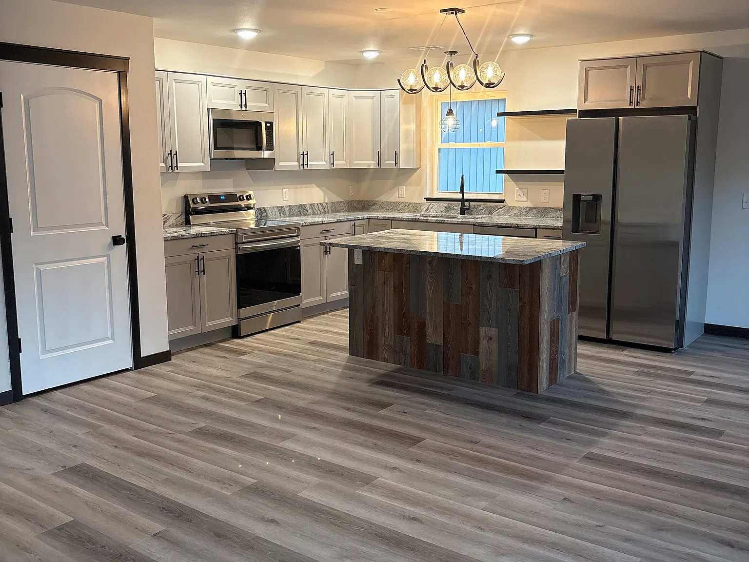 3 bed, 2.5 bath, 1750 sqft, $2,000 — Photo 4