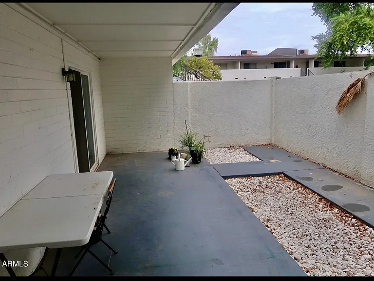 810 E Colter St — Photo 15