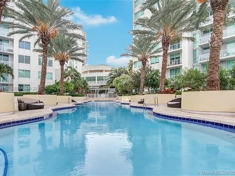 244 Biscayne Boulevard Mall #2109 — Photo 11