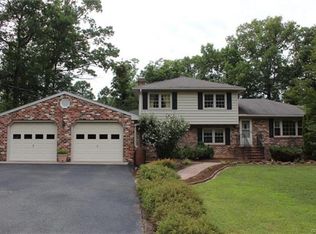 9060 Greenlake Cir, Mechanicsville, VA 23116