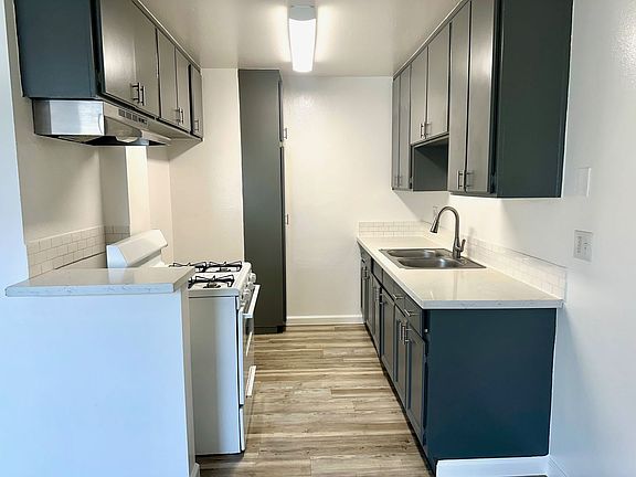 2nd image of 16565 Vanowen St Unit 211