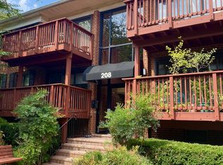 208 Skyhill Rd APT 5, Alexandria, VA 22314
