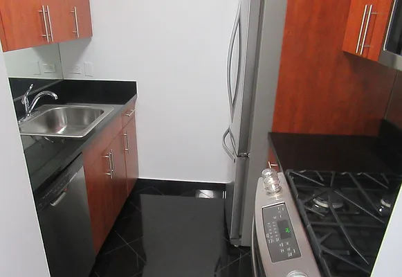 Rented by Solow Realty | media 19