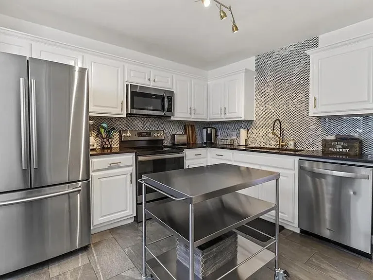 3606 Kayewood Dr #1 — Photo 2