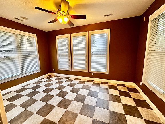 5th image of 1607 S Renwick Blvd