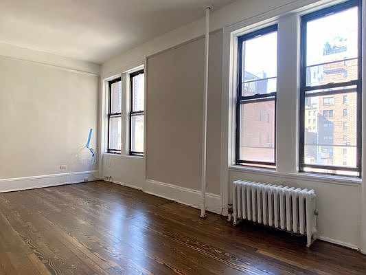 4th image of 142 E 27th St #5FF