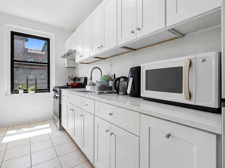 6264 Saunders St #3P — Photo 5
