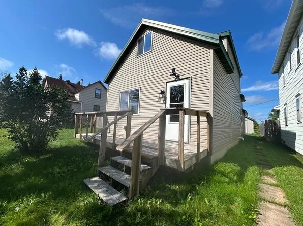 103 Sharon St, Buhl, MN 55713