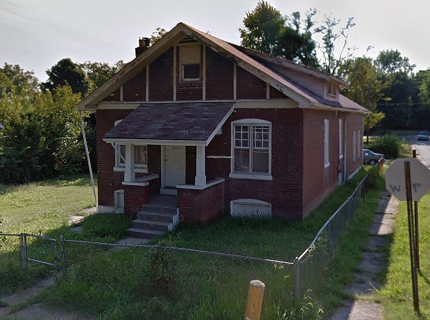 1st image of 2202 Oakdale Ave