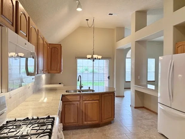 8420 Ashton Pl NE — Photo 12