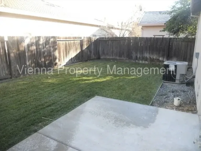 18 Striped Moss Ct — Photo 14