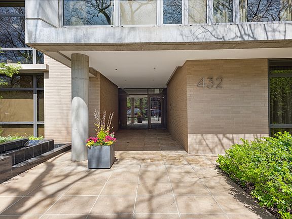 2nd image of 432 W Grant Pl APT 3E