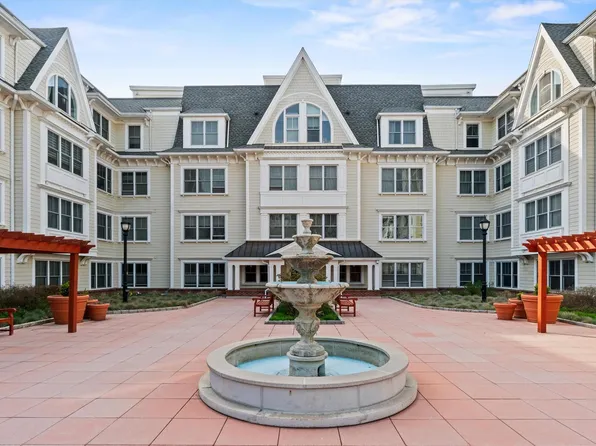 225 Stanley Avenue #304, Mamaroneck, NY 10543