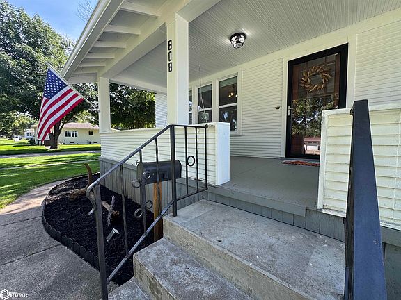 2nd image of 808 Ring St