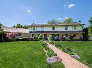 7919 N Lake Dr, Fox Pt, WI 53217