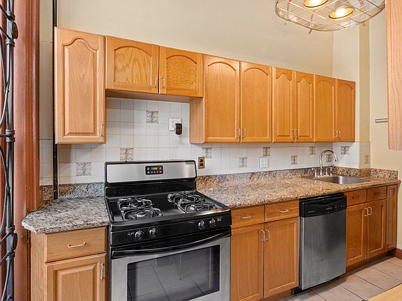 4th image of 69A 7th Ave APT 3
