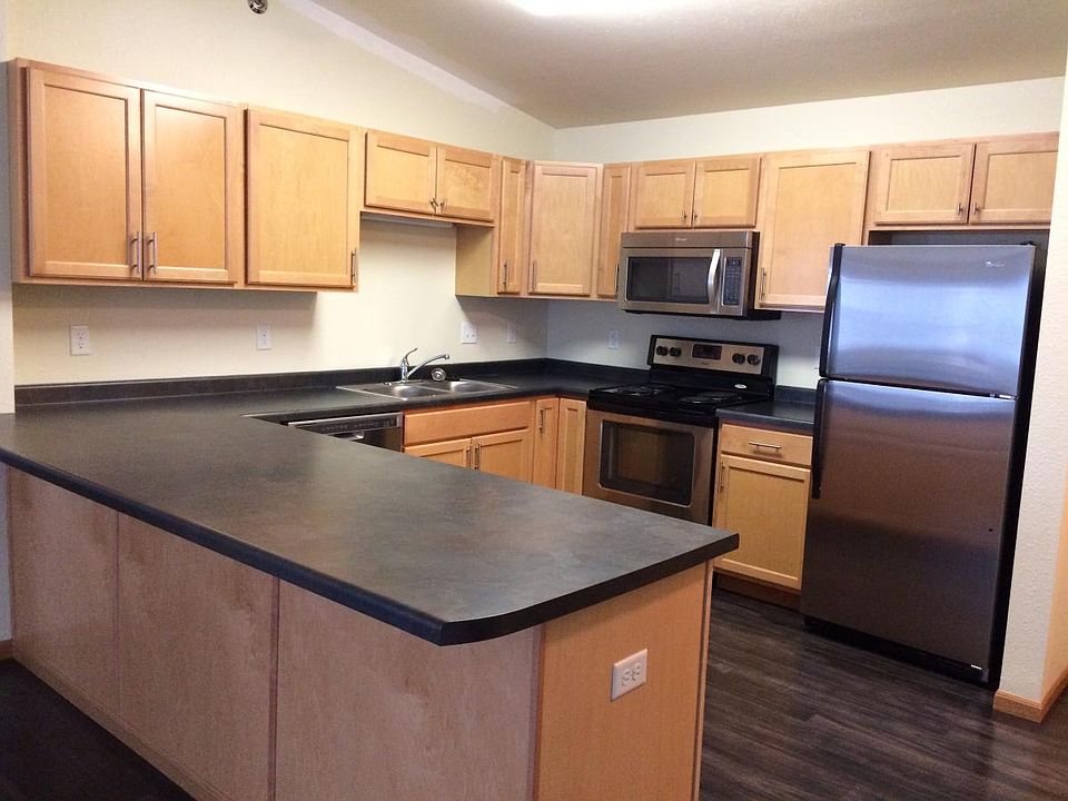 1st image of 621 33rd Ave W APT 209