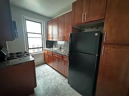 1st image of 410 E 17th St #4