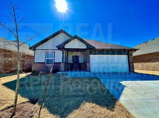 9016 NW 142nd St, Yukon, OK 73099
