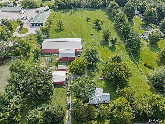 2nd image of 5842 Saxtown Rd
