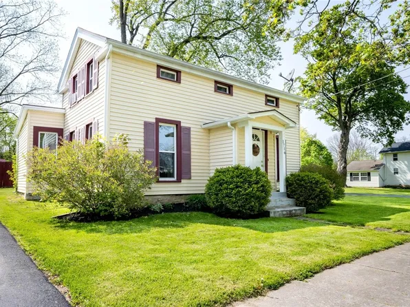 1716 Rochester St, Lima, NY 14485