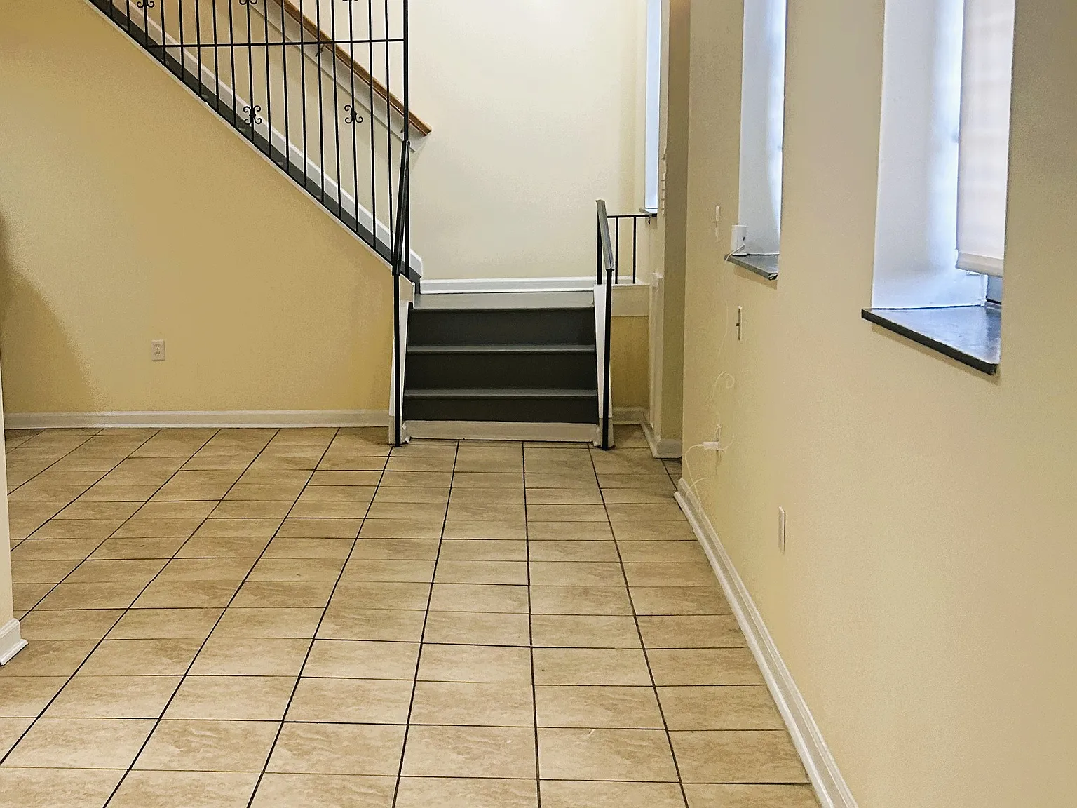 2 bed, 1200 sqft, $1,300 — Photo 4