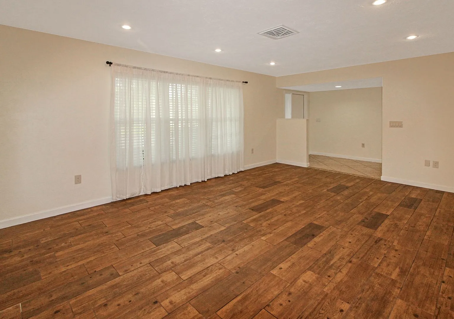 Jacaranda West Annual Pool Home for Rent — Photo 4