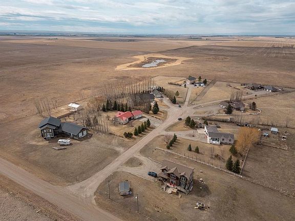 3rd image of 101022 N Range Rd #22-4