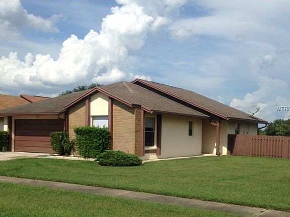 2nd image of 3211 Feather Ln